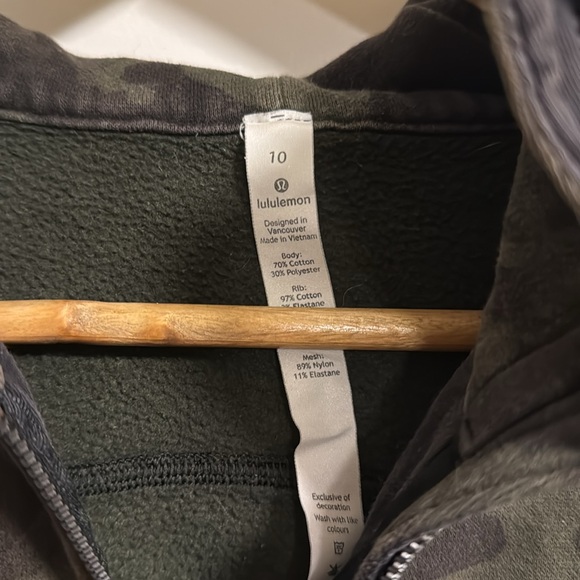 Camo lululemon size 10 - Picture 3 of 7